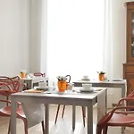 Canto Degli Aranci Bed and Breakfast 4*